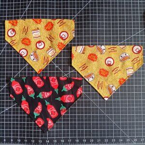 Ramen Red Peppers Reversible Over the Collar Dog Bandanas Large
